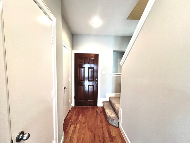 Building Photo - 3731 Main Poplar Dr