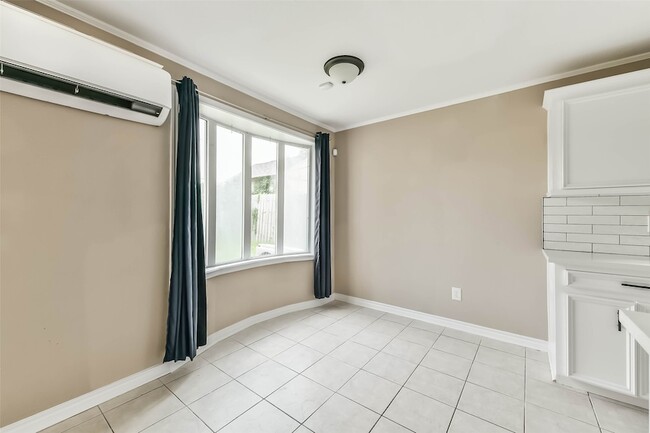 Building Photo - 10906 Sageorchard Ln