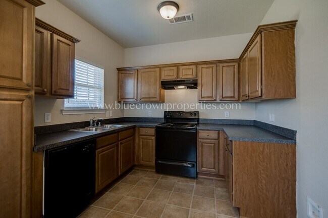 Building Photo - 706 Parkplace Ridge