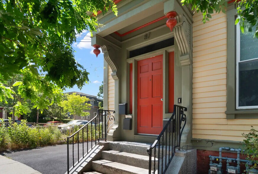 Building Photo - 87 Vernon St