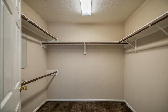 Building Photo - 23 Heron Hollow Ct