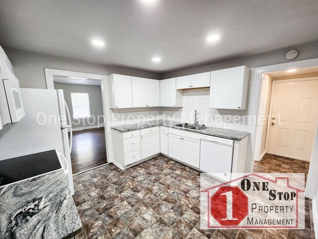 Building Photo - Adorable  Remodeled 3 Bedroom 2 Bathroom C...