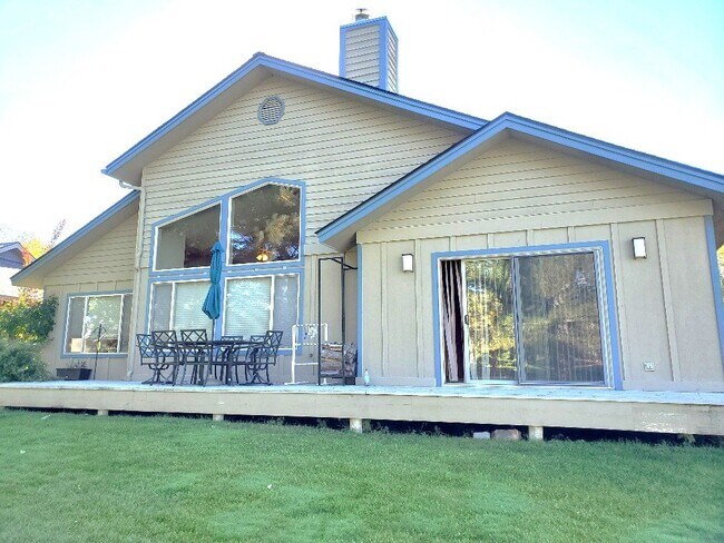 Building Photo - Eagle Bend Home