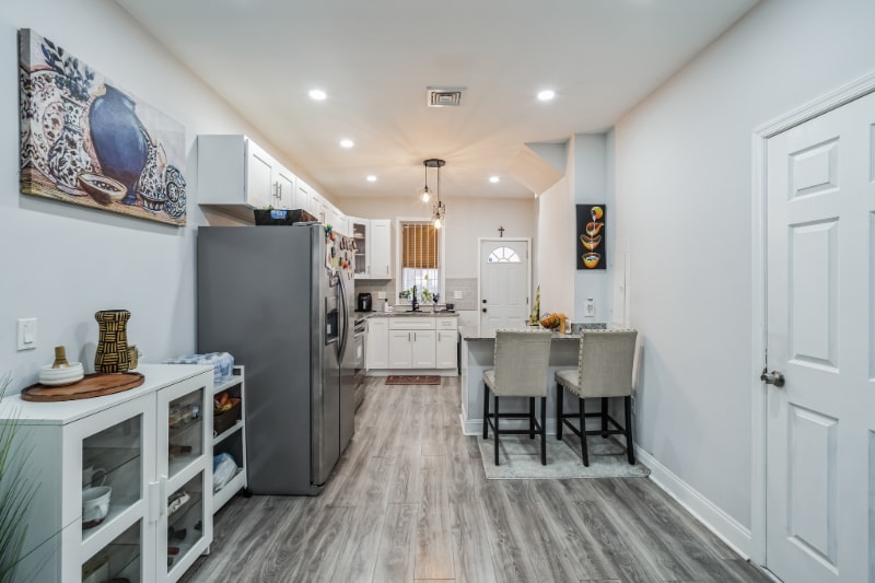 Building Photo - 5940 Walton Ave