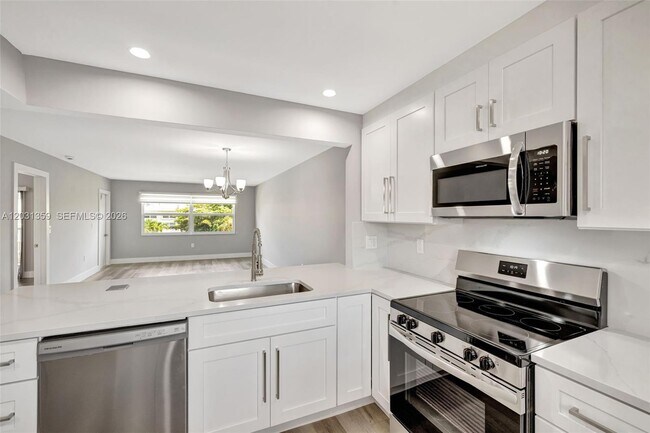 Building Photo - 6800 Royal Palm Blvd