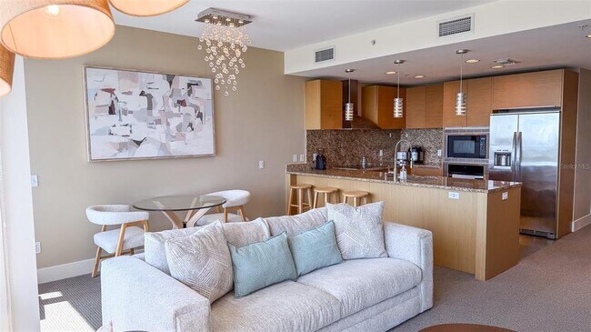 Building Photo - 175 1st St S