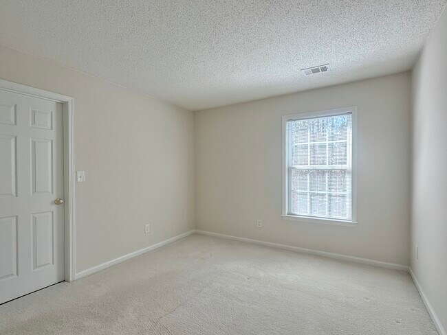 Building Photo - 510 Keeneland Ave