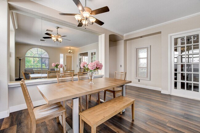 Building Photo - QUALITY FULLY FURNISHED SEVEN HILLS HOME WITH A PRIVATE POOL AND SPA