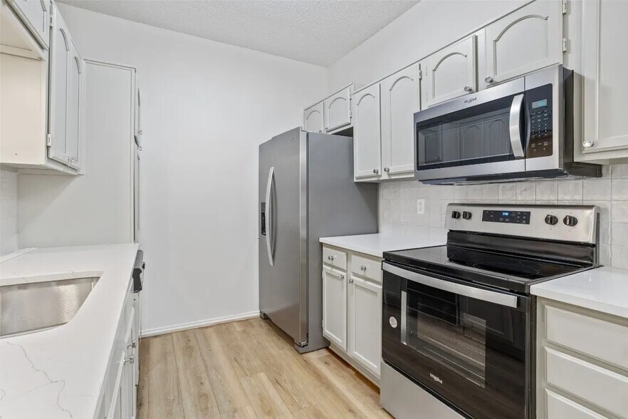 Building Photo - 4313 Flamingo Way