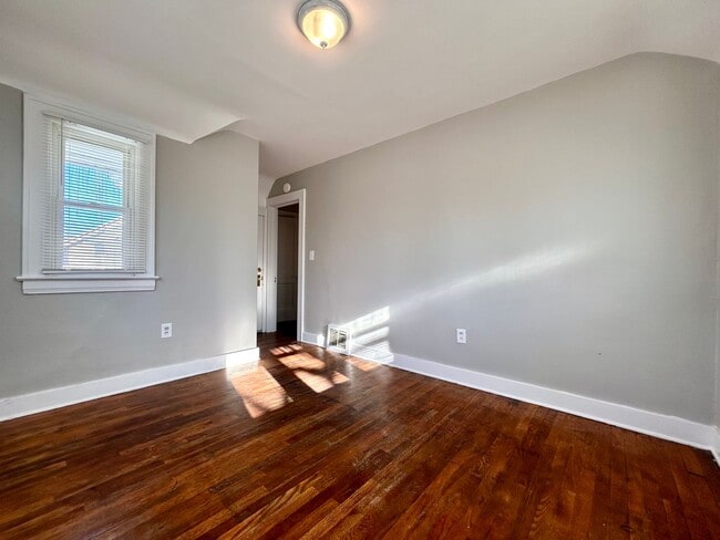 Building Photo - Spacious Four Bedroom Home in Southeast Grand Rapids