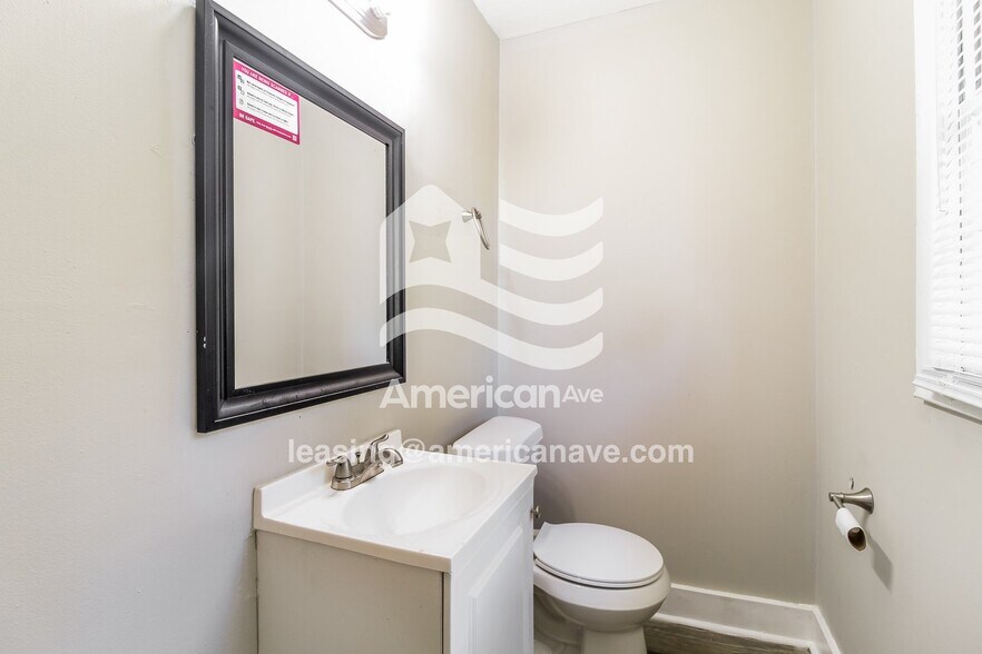 Building Photo - 211 Stevens St