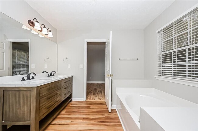 Building Photo - 801 Winsap Dr