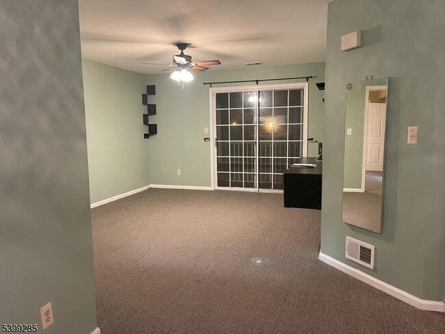 Building Photo - 420 Stratford Pl