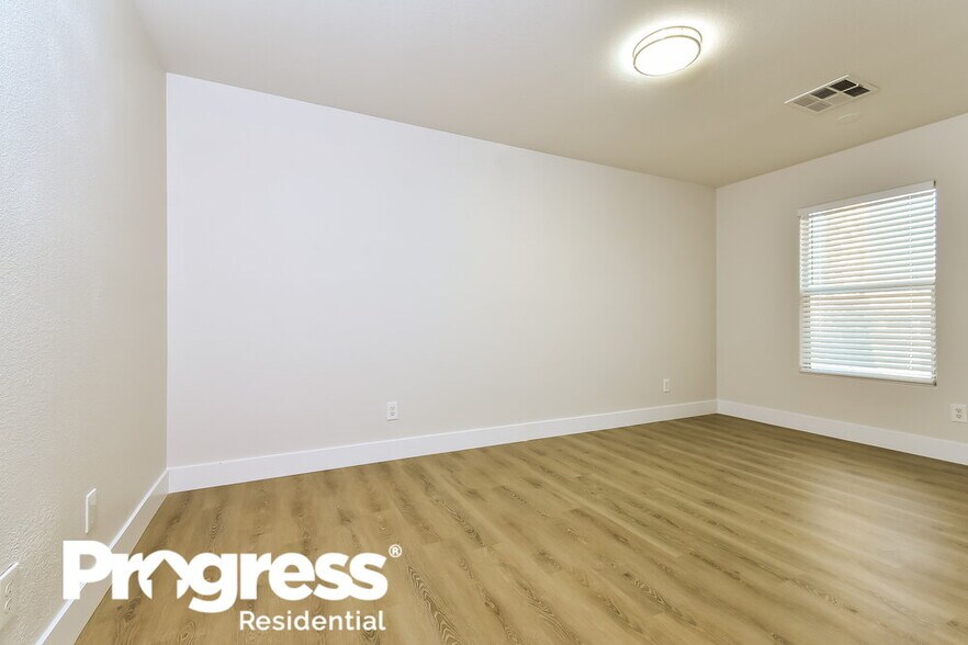 Building Photo - 785 Beach Park St