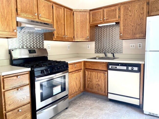 Building Photo - 101 Copper Beech Dr