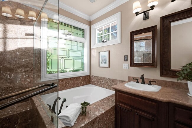 Building Photo - 4 Hardy Ct