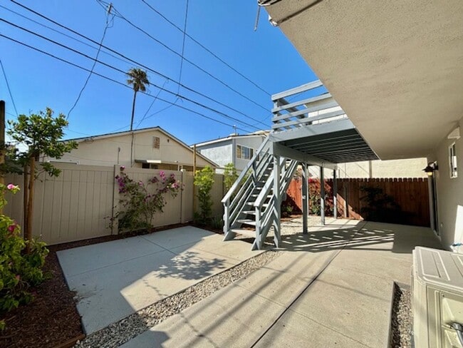 Building Photo - 136 Ventura Ave