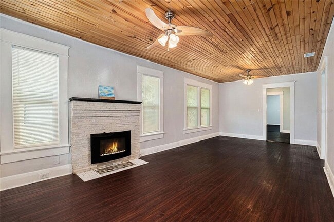 Building Photo - 1014 E Emma St