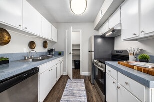 Building Photo - Serena Apartments