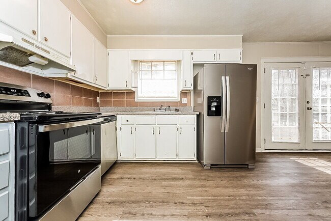 Building Photo - 246 Bellwood Ln