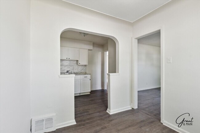 Building Photo - 9108 Archdale St