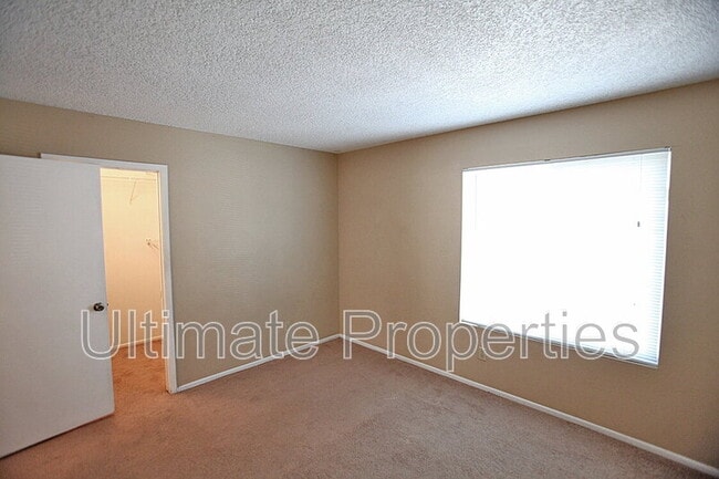 Building Photo - 6718 W Kings Ave