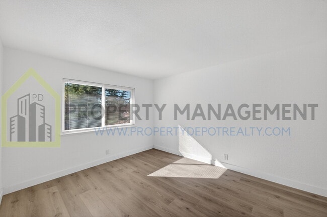 Building Photo - Charming 2-Bed Hideaway in Sacramento – Your Perfect Urban Retreat!