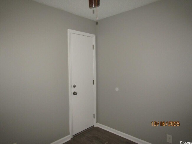 Building Photo - 1703 Fawn Vista Dr N