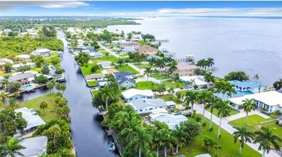 Building Photo - 94 E North Shore Ave