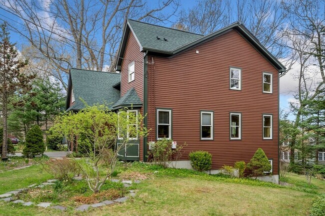 Building Photo - 31 Woodcliffe Rd