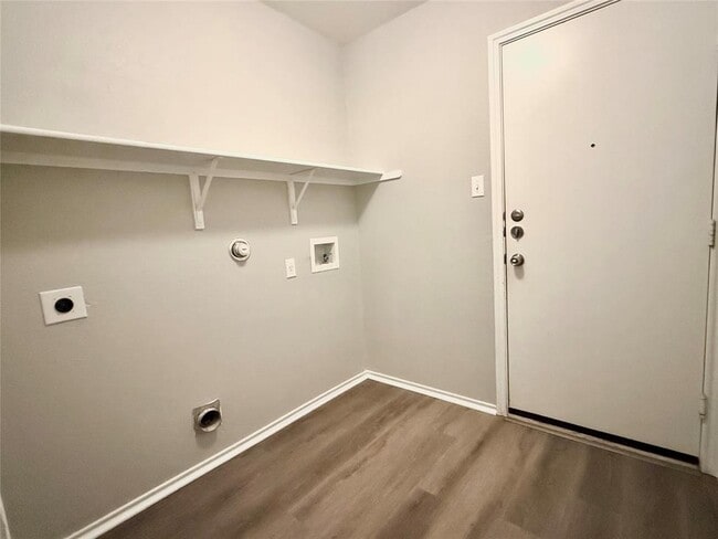 Building Photo - 12309 Drummond Dr