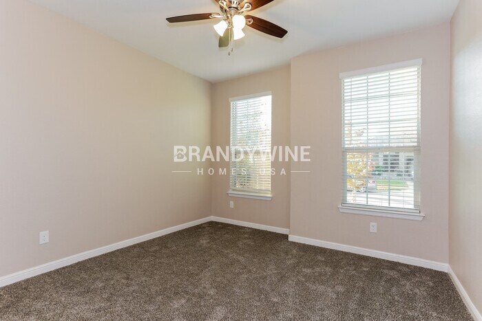 Building Photo - 928 Nicole Way