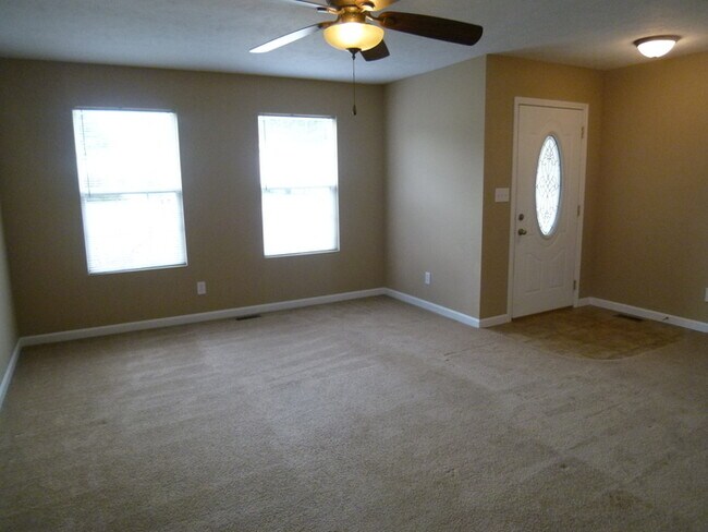 Building Photo - Spacious East Side 4 Bed 2 Bath Home, 2-Car Garage, Total Electric, Pets Welcome!