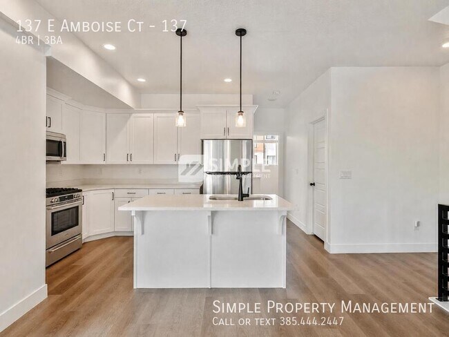 Building Photo - 137 E Amboise Ct