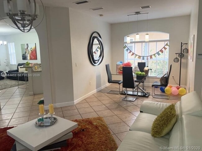 Building Photo - 2240 NE 37th Terrace