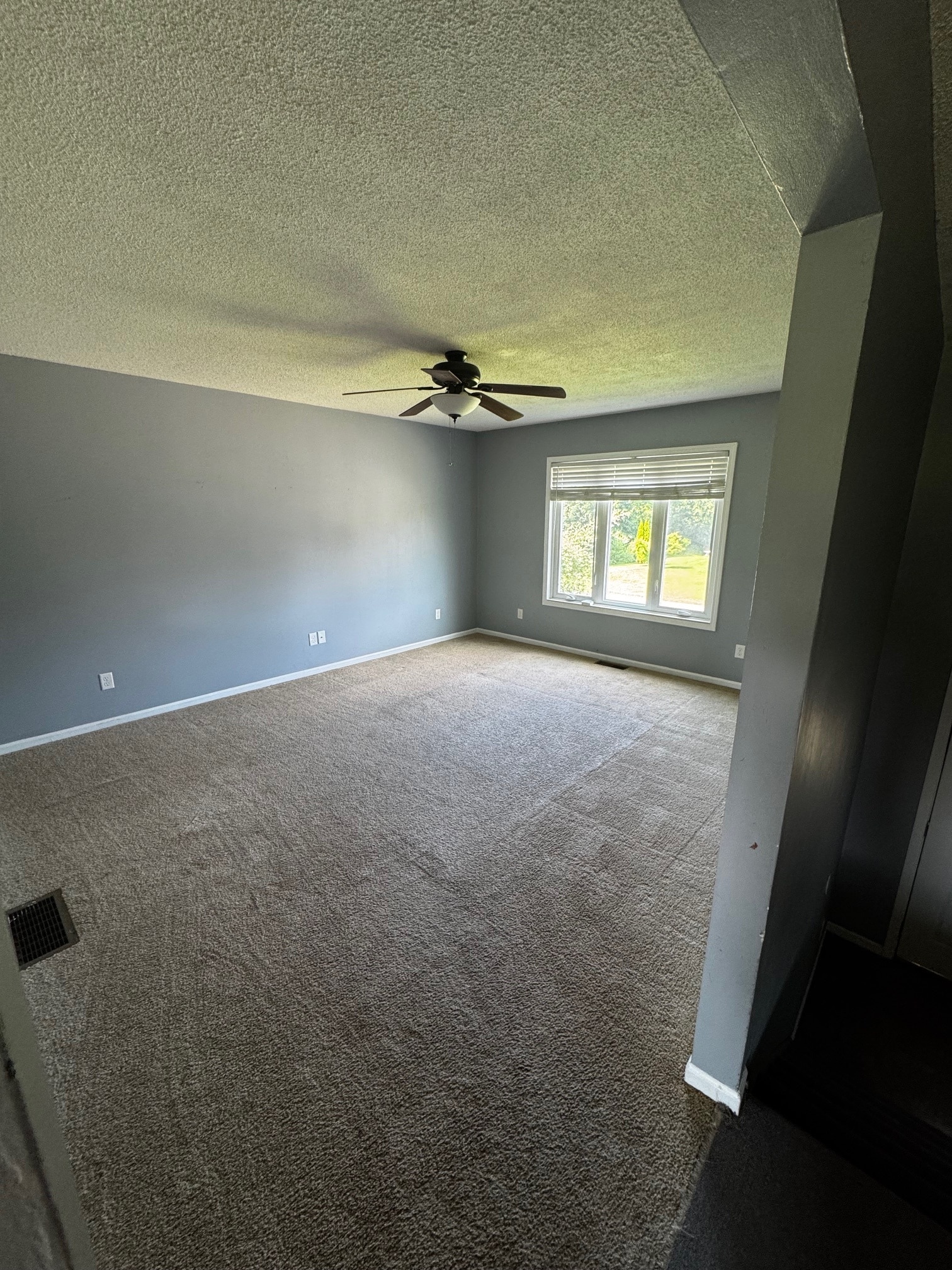 LIVING ROOM - 142 Skyline Dr