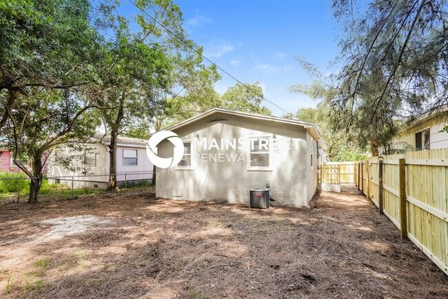 Building Photo - 3 Bedroom Pet-Friendly Home in St Petersburg, FL with Main Street Renewal