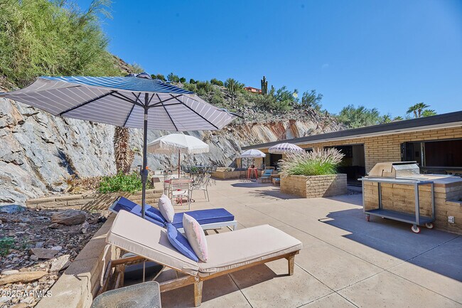 Building Photo - 4016 E Flynn Ln