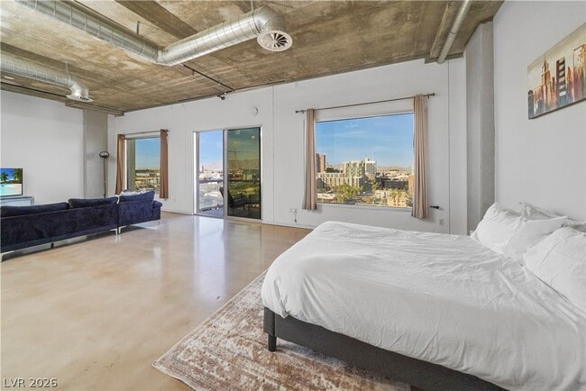 Building Photo - 900 S Las Vegas Blvd