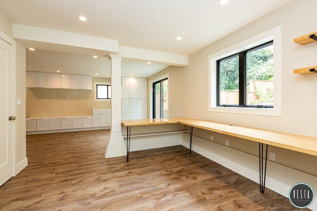 Building Photo - Exceptional Mid-Century 3BR Home in One of San Francisco's Hidden Gems