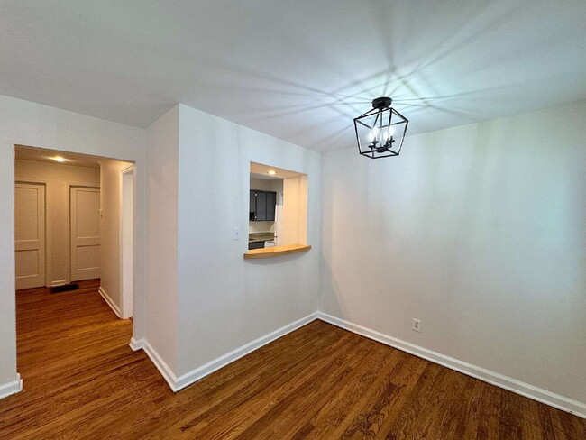 Building Photo - Charming 3 Bedroom Home in Raleigh!