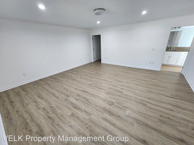 Building Photo - 3 br, 2.5 bath House - 2585 N Windsor Ave