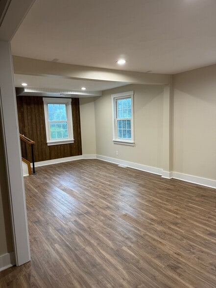Building Photo - 305 Crusher Way