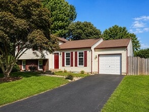 Building Photo - 12713 Carlsbad Ct