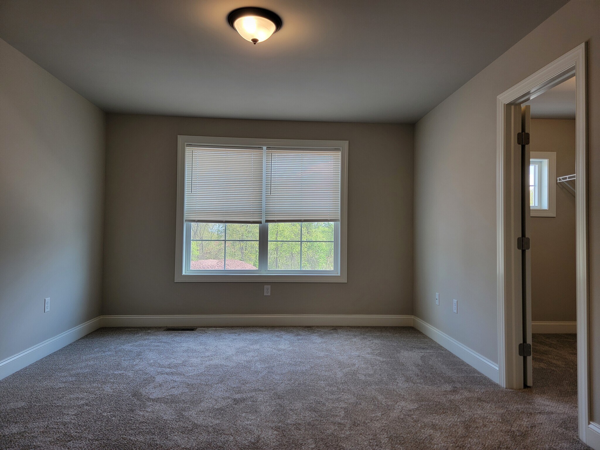 Building Photo - 256 Sage Blvd