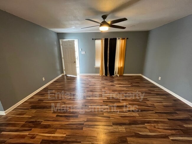 Building Photo - 3441 Piney Woods Ave