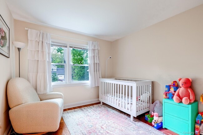 Building Photo - 11 Latonia Rd