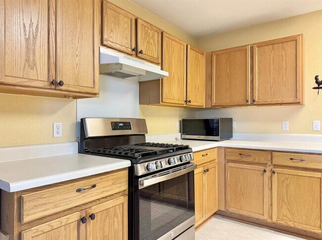 Building Photo - 1601 Lloydminister Way