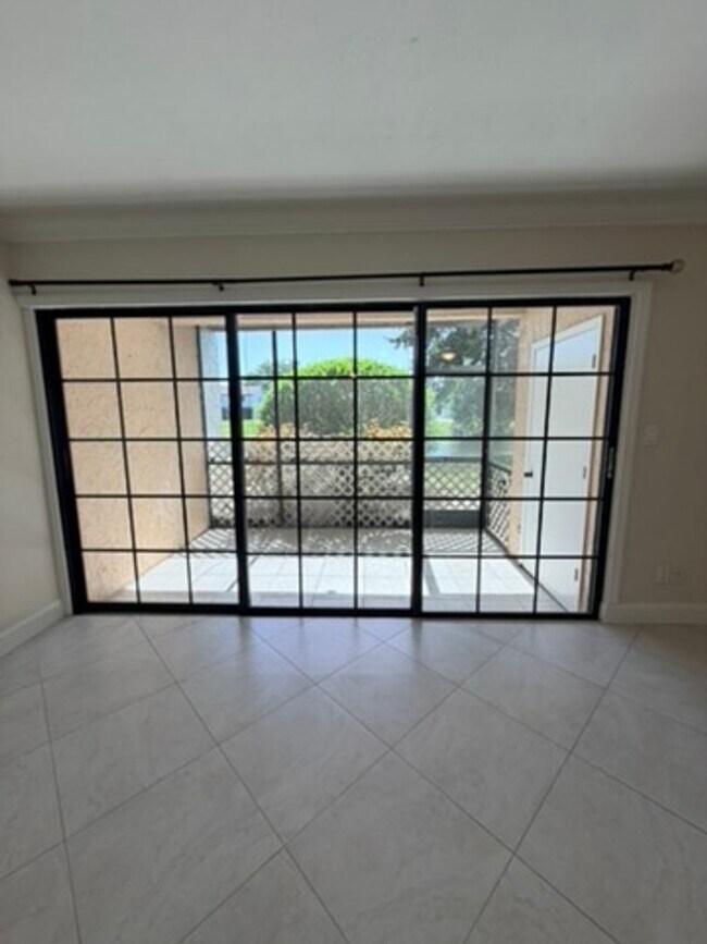 Building Photo - 26560 Southern Pines Dr