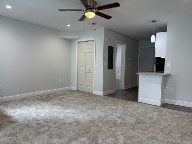 Building Photo - 1085 Whalley Ave